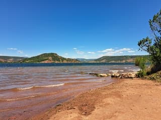 Lac du Salagou in zuid Frankrijk 