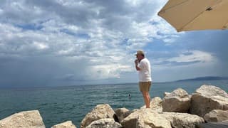 Ijsje eten ter afkoeling 