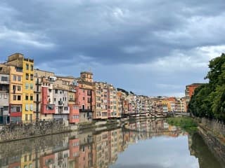 Gerona, Spanje, bewolkt, regen en onweer