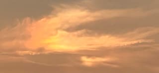 Regenboog wolk