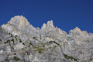Strak blauw in de Zwitserse Alpen 