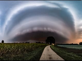 Forse onweersbui net over de grens