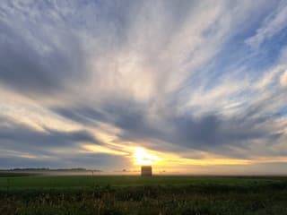 Zonsopkomst met ochtendmist