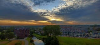 Wolken zon en nevel 
