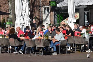 Zonnig en warm terrasweer