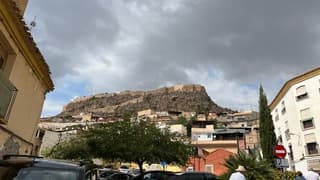 Wolkendreiging maar geen regen. Lorca in Spanje
