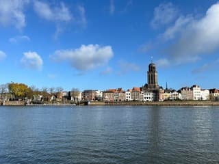 Zonneschijn boven Deventer 