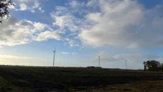 Blauwe lucht met wolken