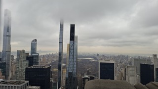 Veel bewolking met regen 8 graden 