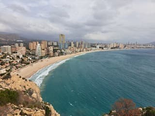 Veel bewolking met soms een flets zonnetje aan de Costa Blanca 