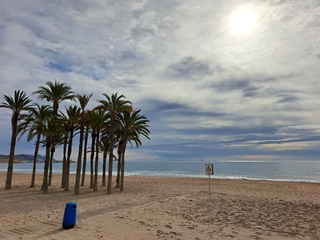 Bewolkt net een waterig zonnetje 