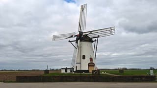 Vanmiddag onderweg een streepje blauw 
