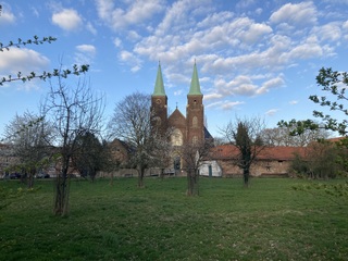 Effen lente wandeling gemaakt op deze mooie maandag middag avond bij kerk in Amstenrade 