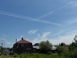 VLIEGTUIG IN DE WACHT