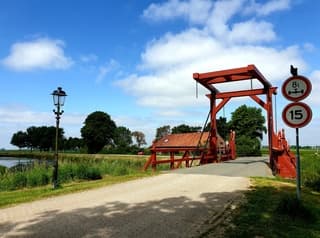 Wolkenluchten boven Oudeschans. 