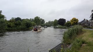 Grijs en veel wind langs de Amstel 