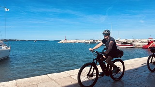 Langs de kust fietsen