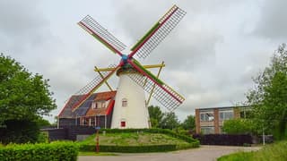 Vrij veel bewolking af en toe een flets zonnetje