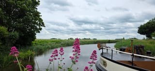 Regenwolken en wind boven de provincie Groningen 