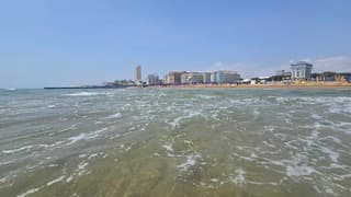 Op en top zomerweer in italie aan de adriatische zee