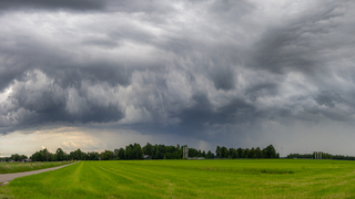 Zware bui rond 18.00 uur.