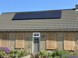 Zonneschermen/zonnepanelen.