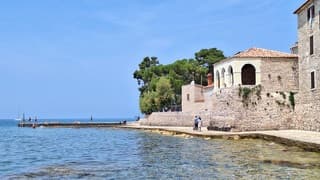 Zomers en strakblauwe lucht in Kroatië