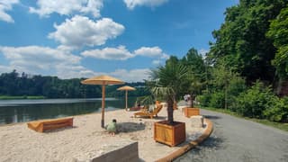 Heerlijk weer om te zonnen aan de stausee bitburg