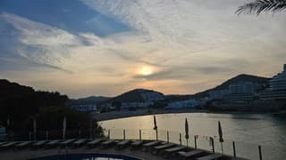 Cirrus en altostratuswolken op ibiza