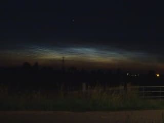 Lichtende nachtwolken.