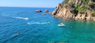 Afkoelen langs het het water 