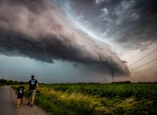 Zwaar onweer grensgebied Nederland