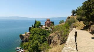 Meer van Ohrid beetje heiig warm weer