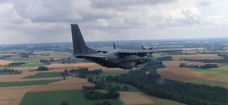 20250714 Fotosessie boven Normandie met een Franse CASA-235. Half bewolkt. Foto gemaakt vanuit een Franse C-130 Hercules 