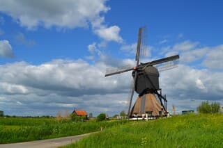 Zon en stapelwolken.
