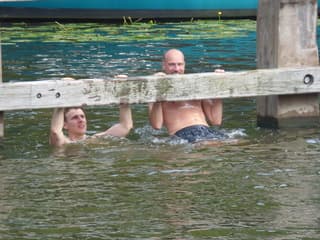 Lekker zwemmen in de vecht.