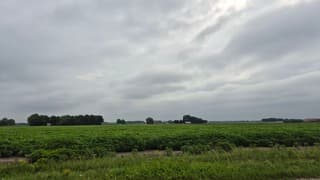 Bewolkte lucht en regen 