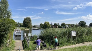 Fietsveerpond van Breda-Terheyden over de Mark.