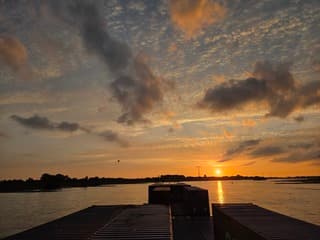 Zonsondergang op de Waal