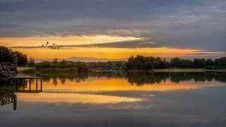 Bewolkte zonsopkomst.