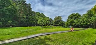 Wat wolken boven de Rodelbaan in Altenahr