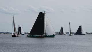 De finale van het sks skûtsjesilen op het Sneekermeer