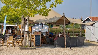 Verkoelende streekmarkt tent