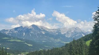 Söll wilderkaiser met mooie bewolking