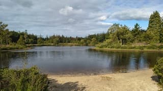 Wolkendek boven water