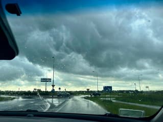 In Egmond aan den Hoef zware regenbuien 