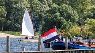 Wapperende vlaggetjes, zeil weer