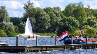 Wapperende vlaggetjes, zeil weer