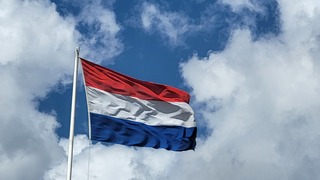 Harde wind...Wapperende vlaggen 