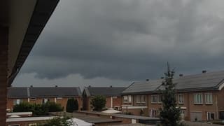 Shelfcloud en onweer in aantocht